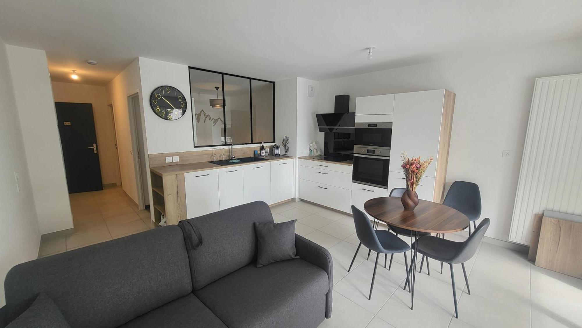 Le Majuscule Appartement *
